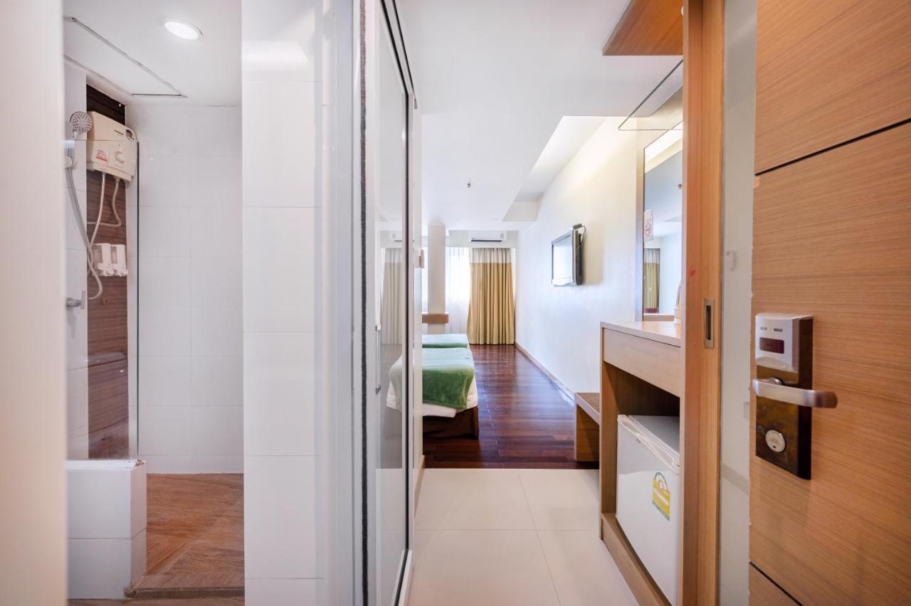 P2 Boutique Hotel Банкок Екстериор снимка
