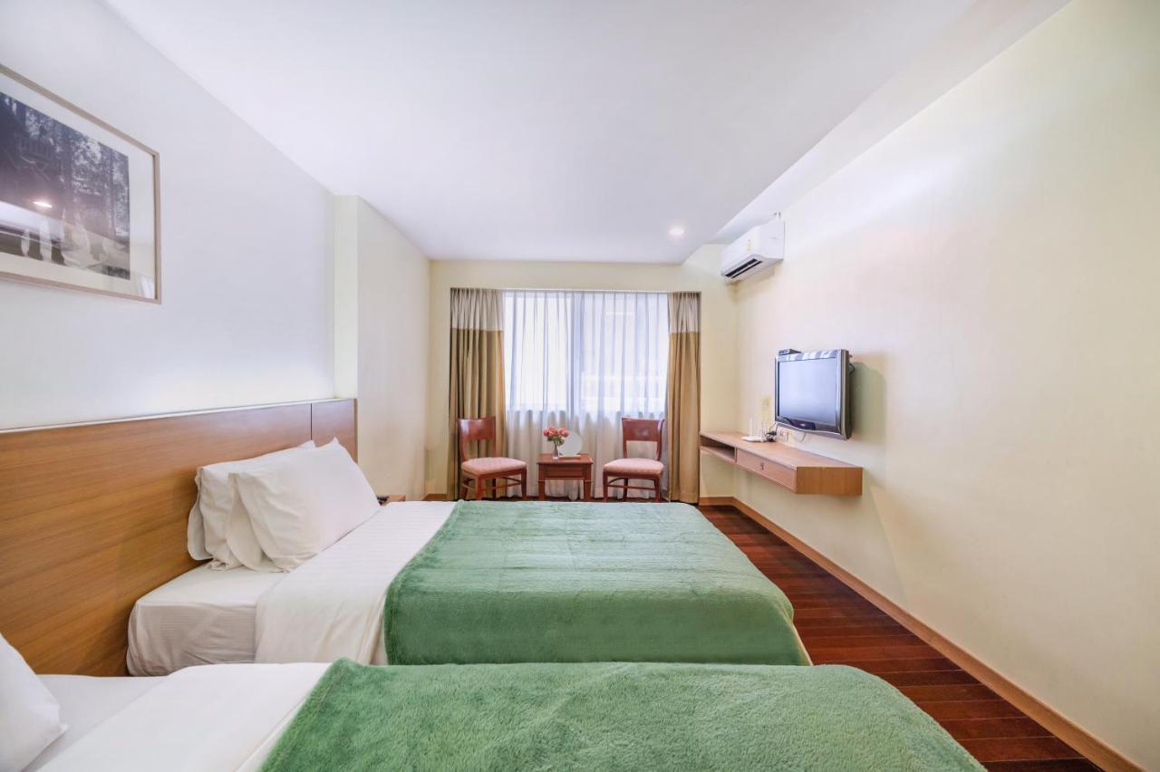 P2 Boutique Hotel Банкок Екстериор снимка