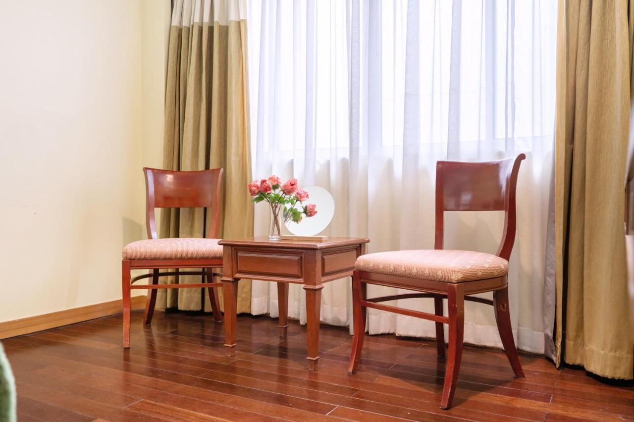 P2 Boutique Hotel Банкок Екстериор снимка