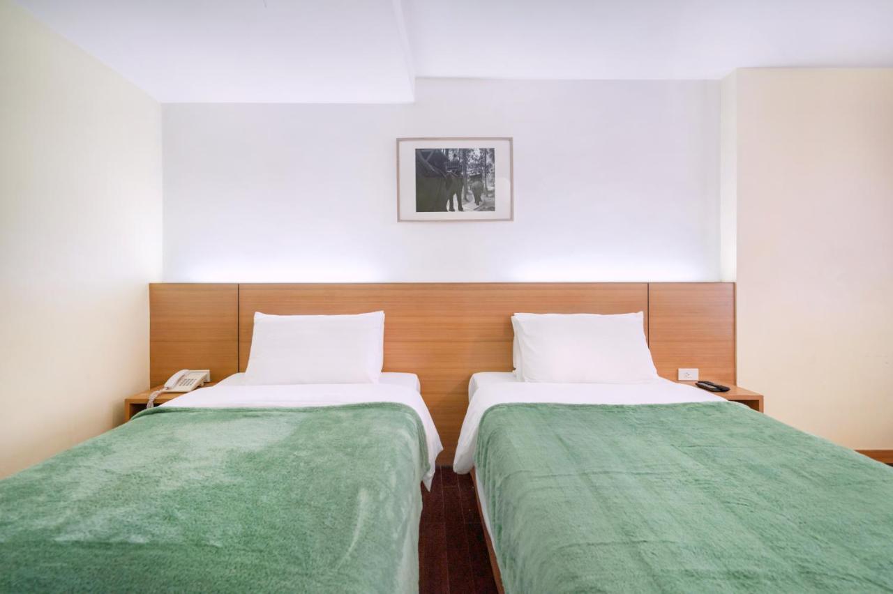P2 Boutique Hotel Банкок Екстериор снимка