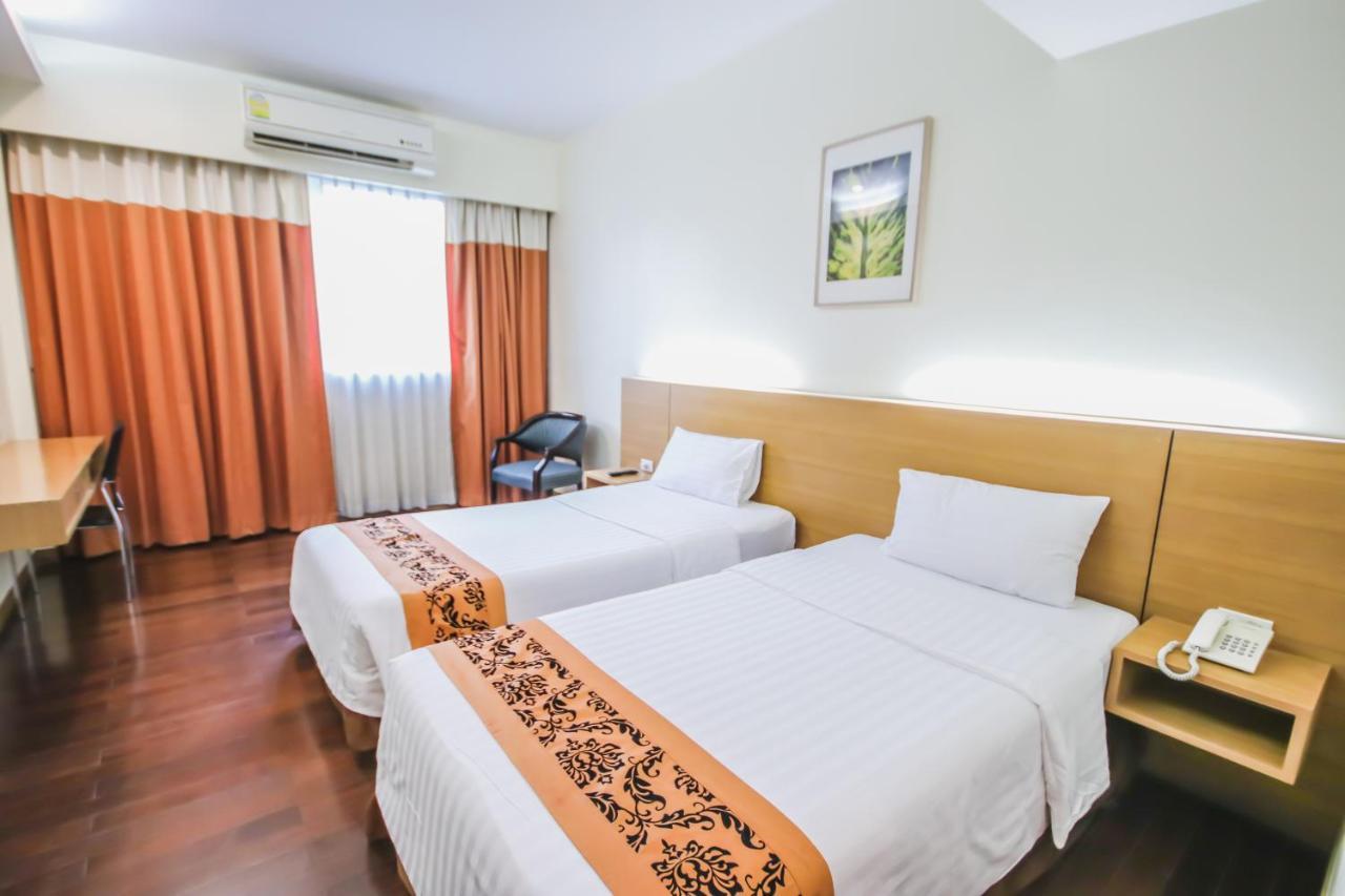 P2 Boutique Hotel Банкок Екстериор снимка