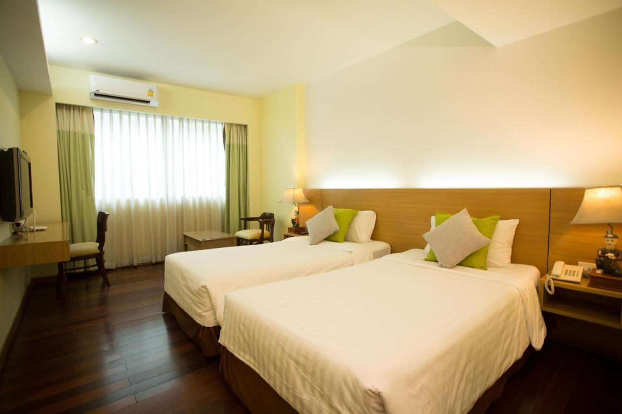 P2 Boutique Hotel Банкок Екстериор снимка