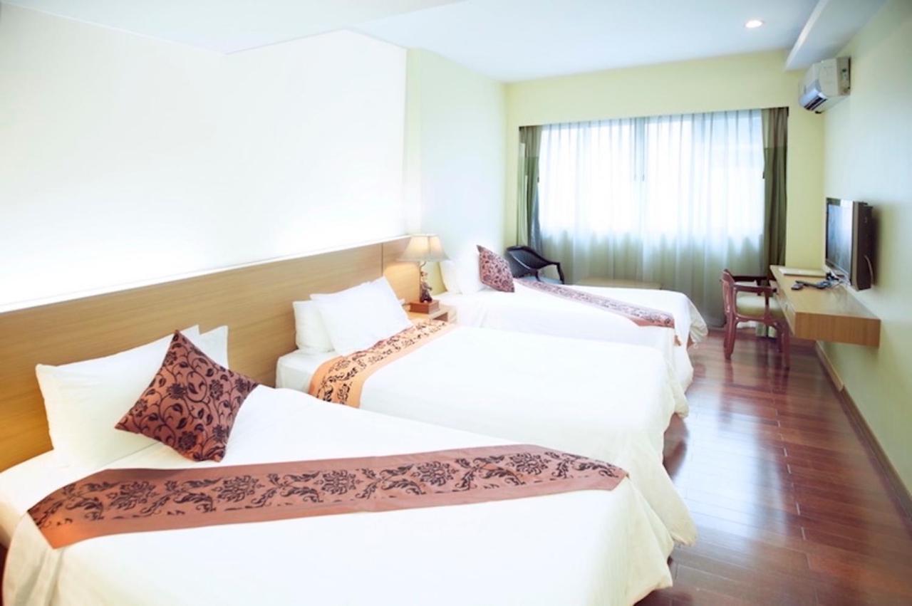 P2 Boutique Hotel Банкок Екстериор снимка