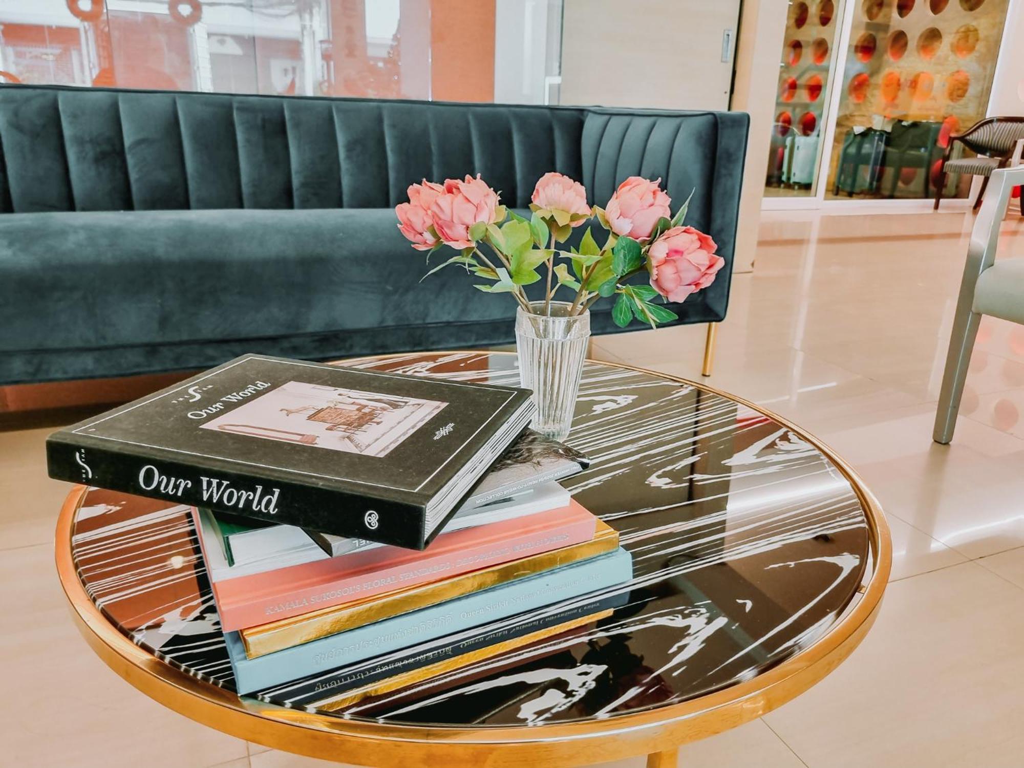 P2 Boutique Hotel Банкок Екстериор снимка