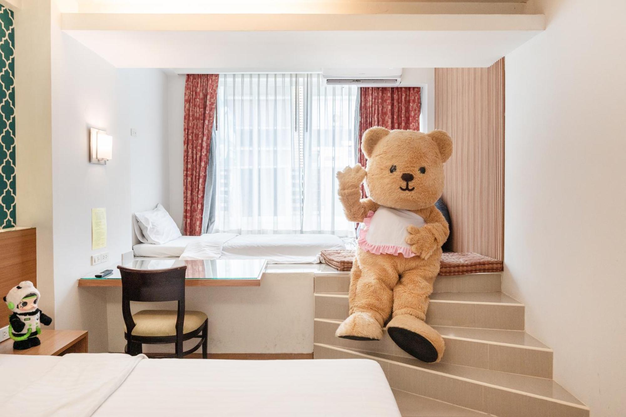 P2 Boutique Hotel Банкок Екстериор снимка