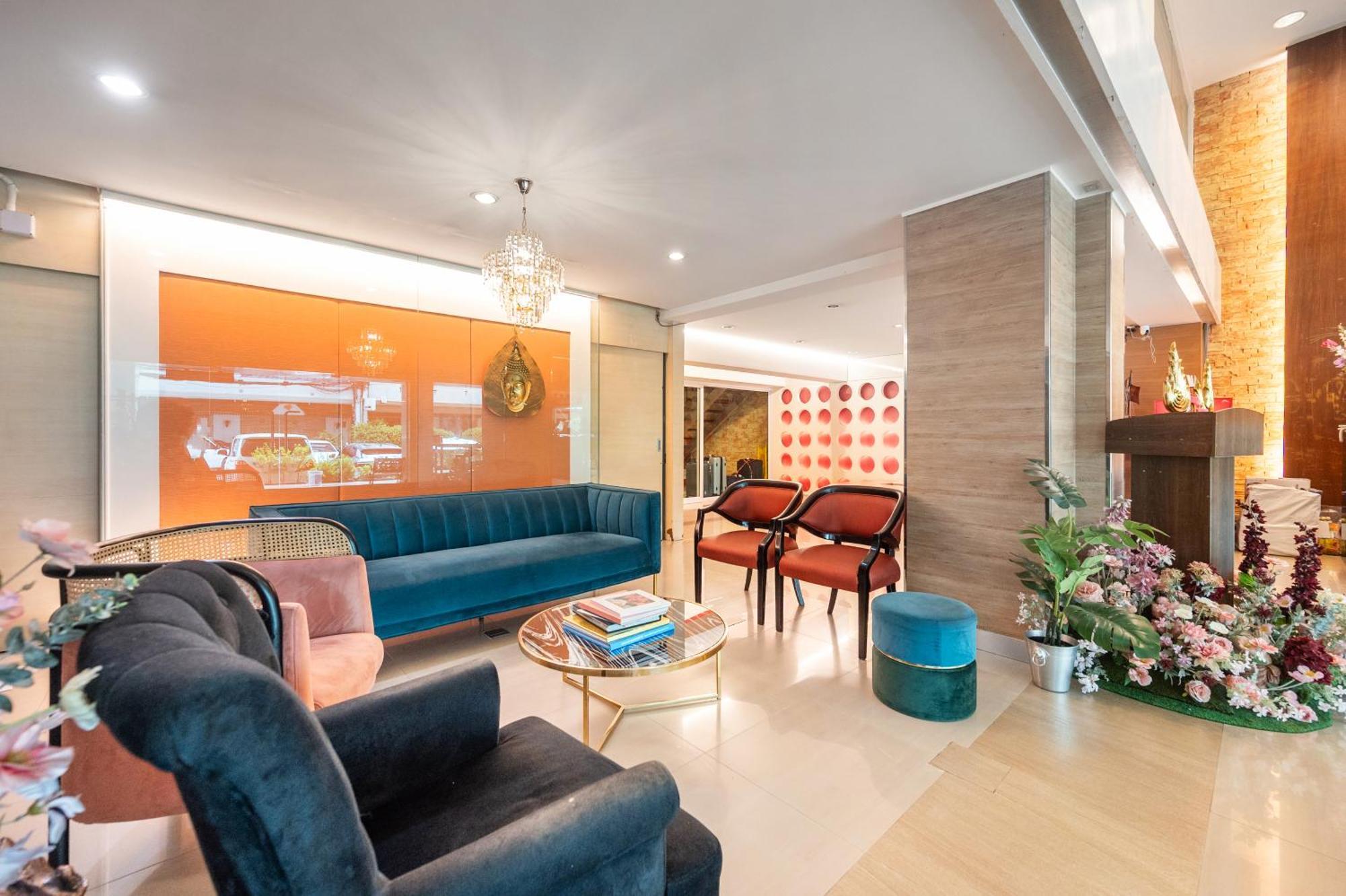 P2 Boutique Hotel Банкок Екстериор снимка