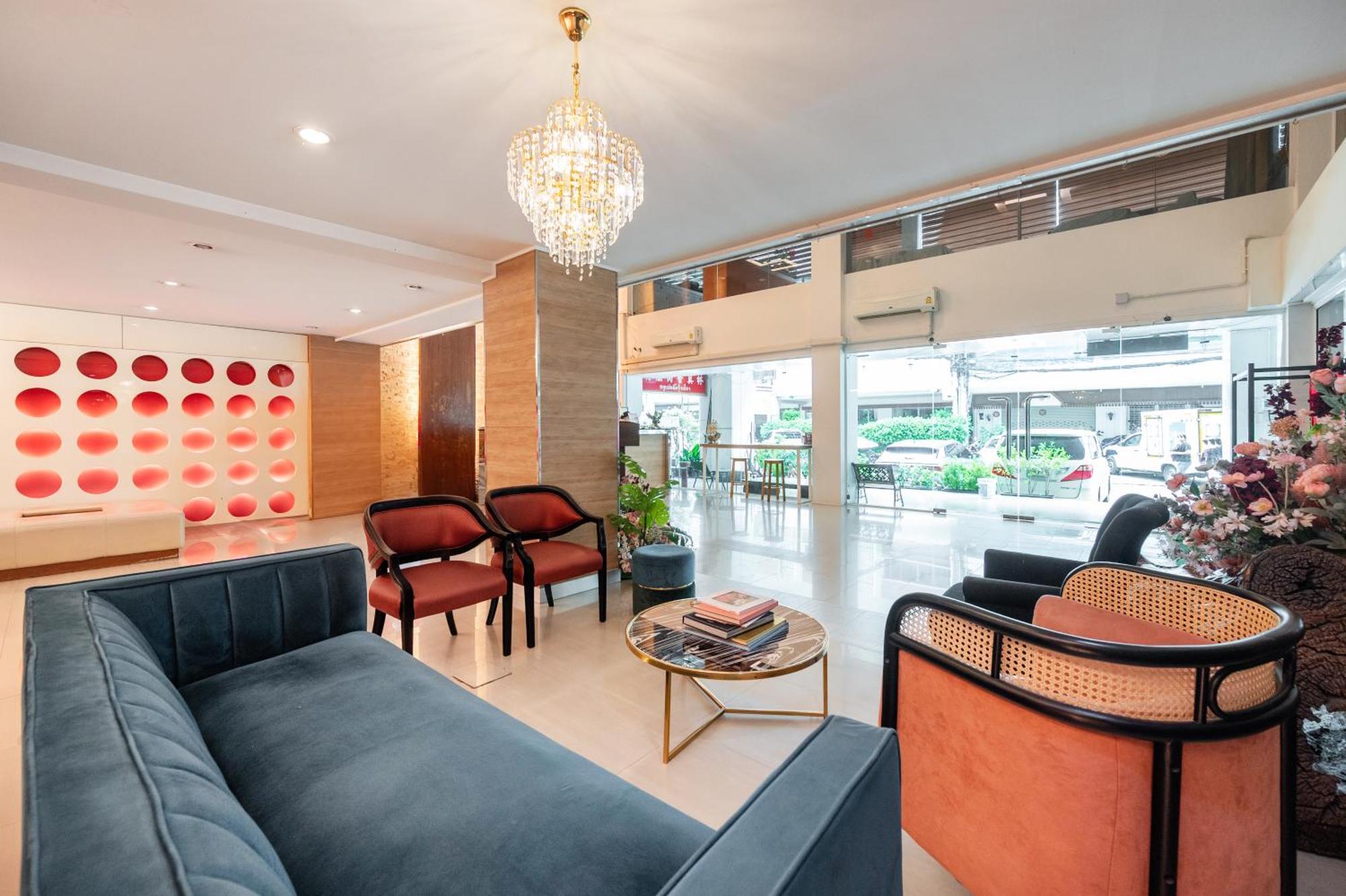 P2 Boutique Hotel Банкок Екстериор снимка