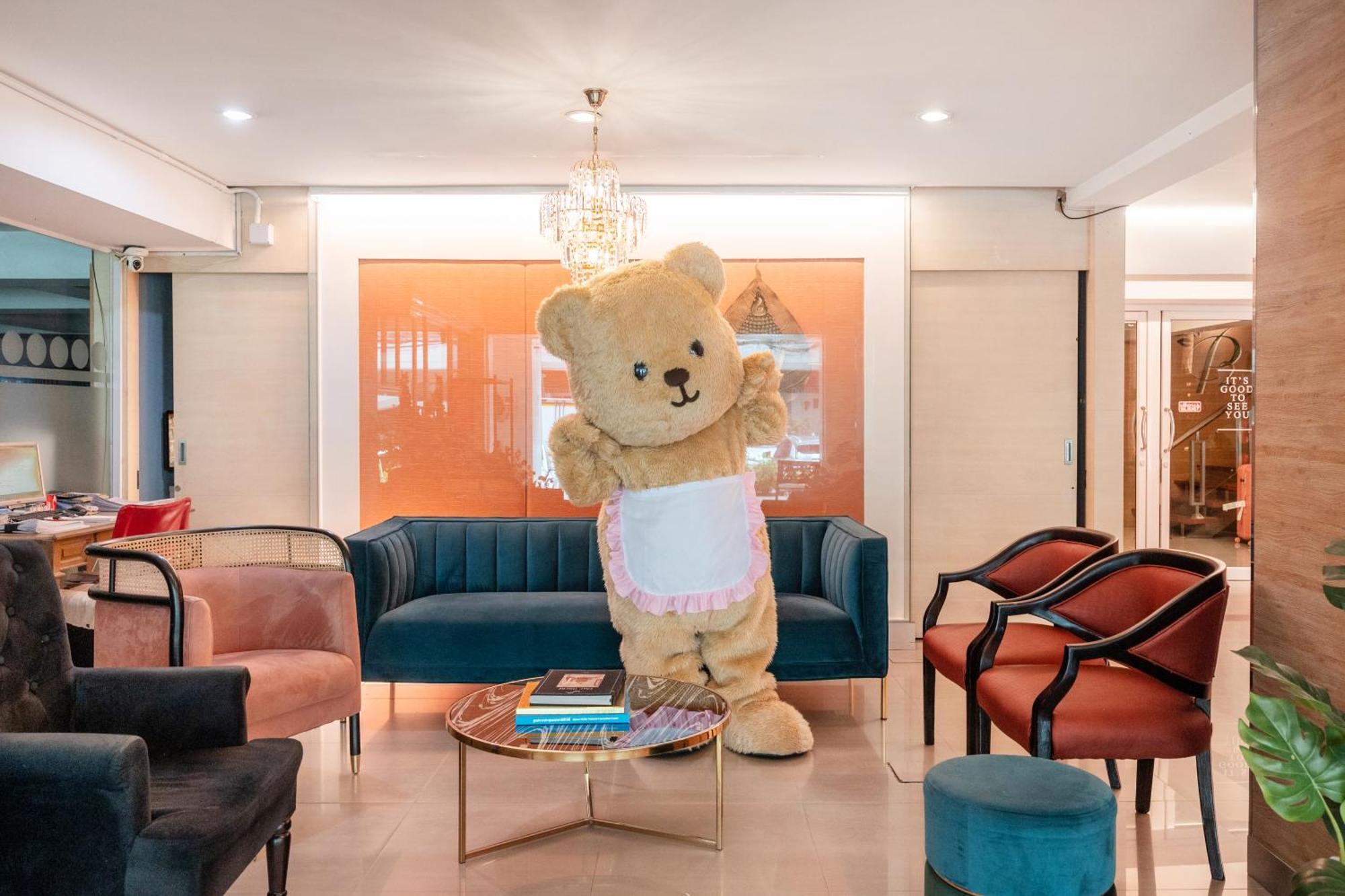 P2 Boutique Hotel Банкок Екстериор снимка