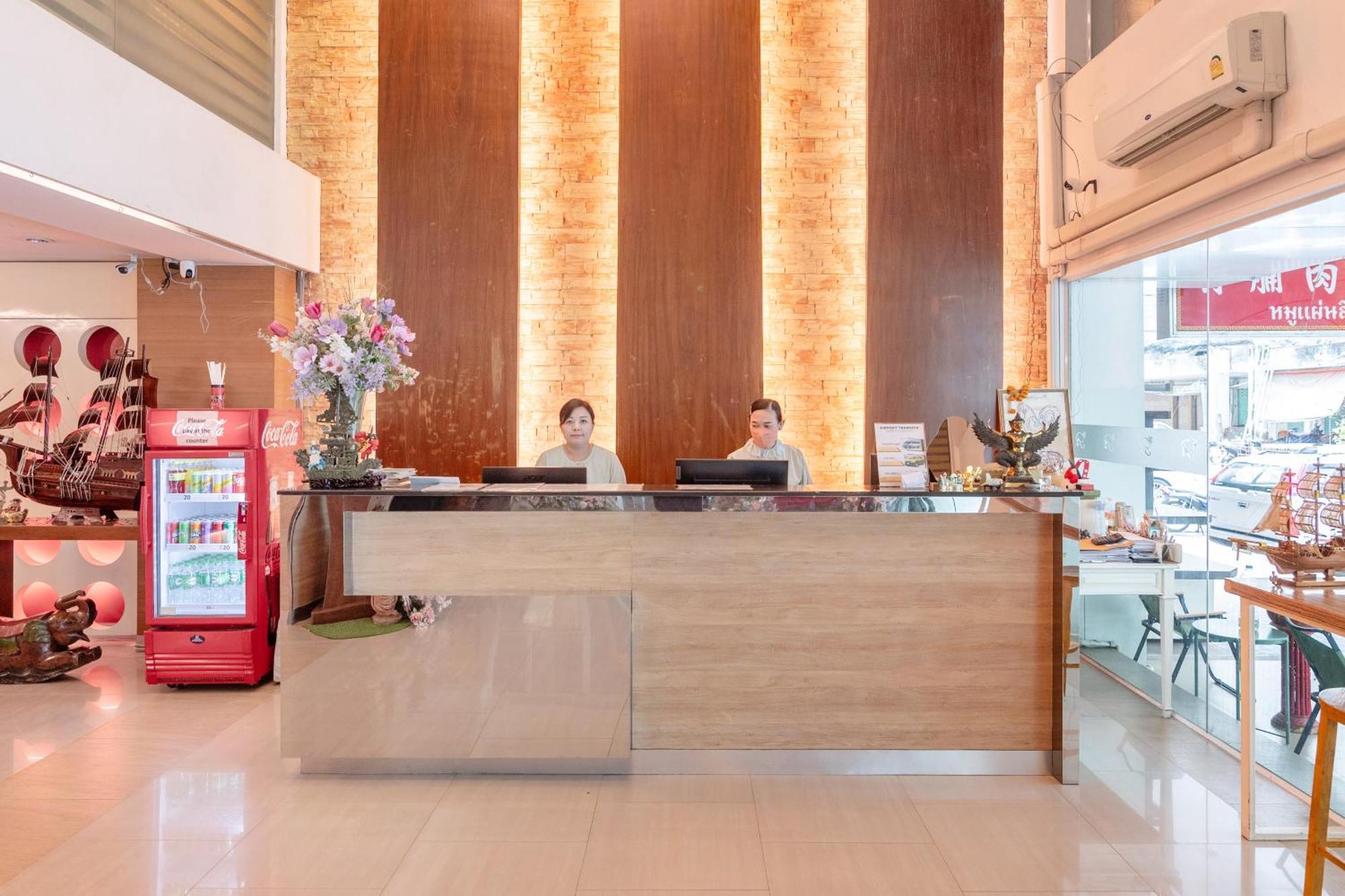 P2 Boutique Hotel Банкок Екстериор снимка
